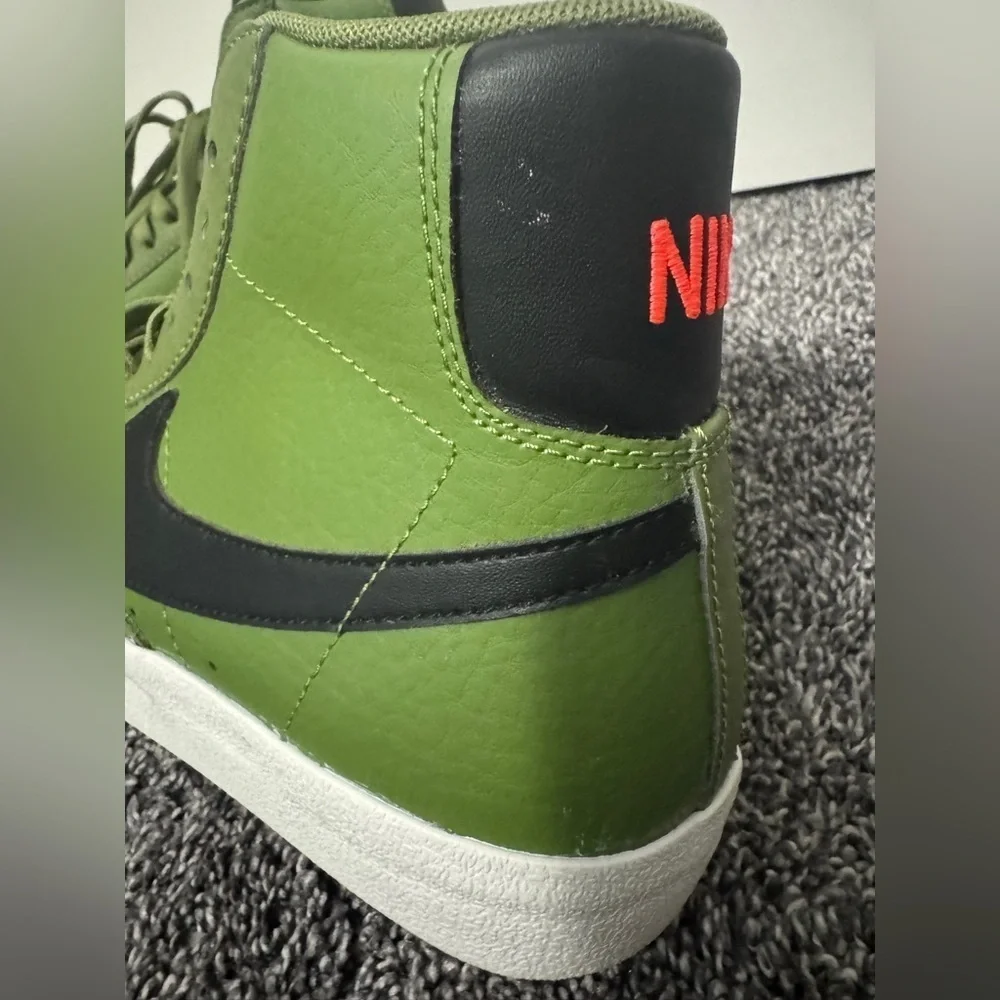 NIKE Blazer Mid 77 Asparagus